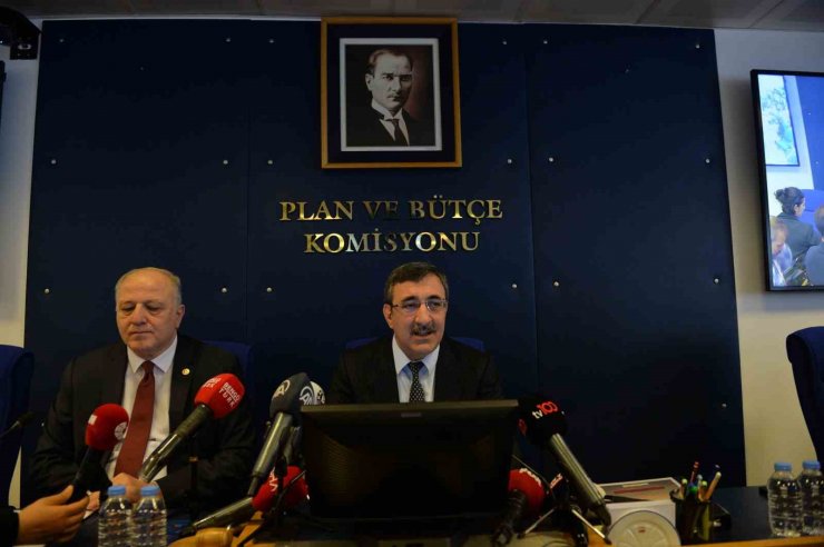 2.2 milyon vatandaşı ilgilendiren EYT teklifi görüşmeleri Plan ve Bütçe Komisyonu’nda başladı