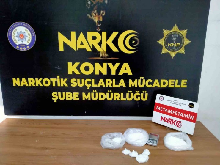 Konya’da baskın yapılan evdeki yatağın altından uyuşturucu çıktı