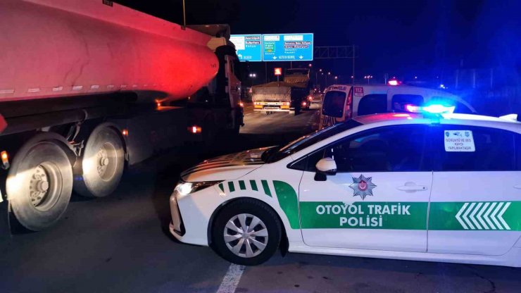 Eksi 9 dereceyi gören Aksaray’da buzlanmaya karşı denetimli uyarı