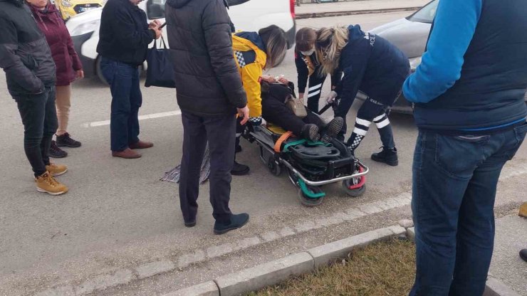 Eskişehir’de otomobilin çarptığı kadın yaralandı