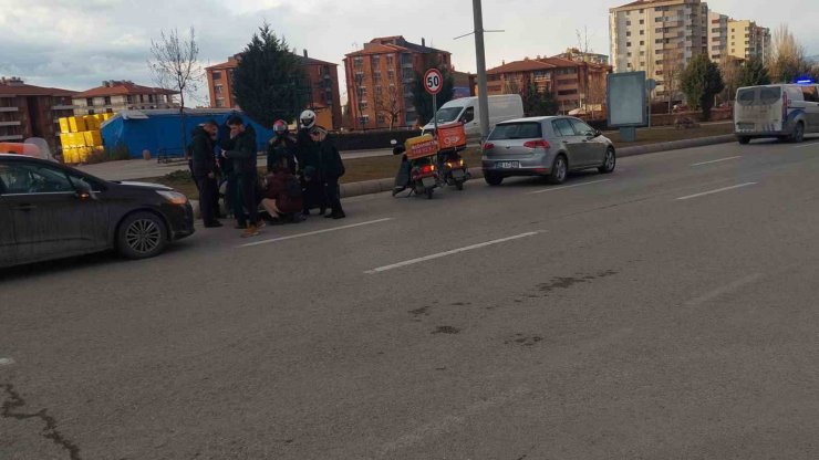 Eskişehir’de otomobilin çarptığı kadın yaralandı
