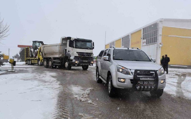 Kırşehir’den Deprem Bölgesine Araç Desteği