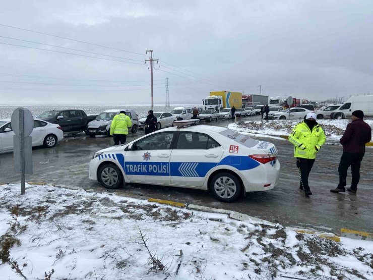Konya’da ulaşıma kar engeli