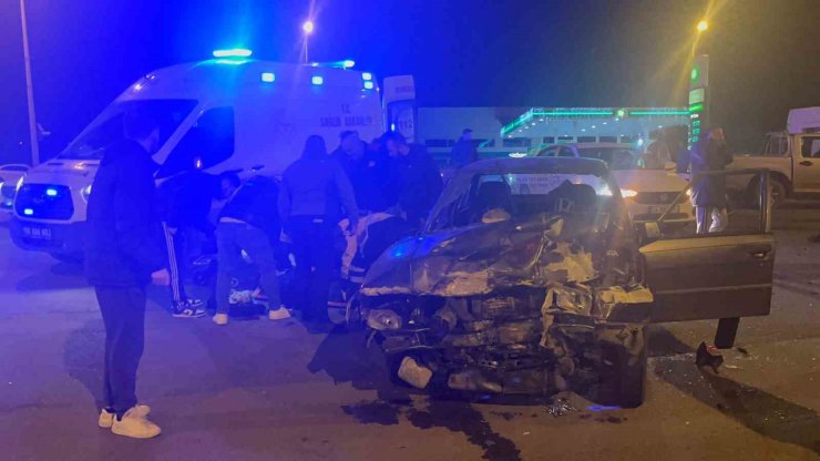Tekirdağ’da iki otomobil çarpıştı: 4 yaralı
