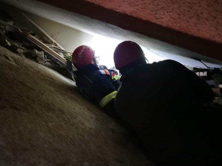 Kayseri İtfaiyesi enkaz altından 18 kişiyi sağ olarak çıkardı