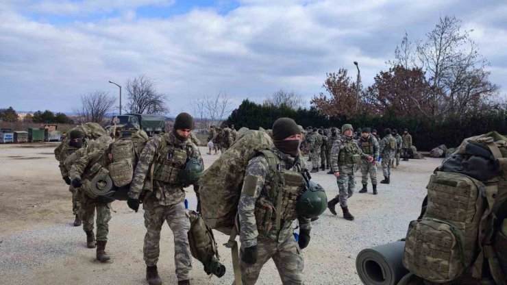 MSB: “54’üncü Mekanize Piyade Tugay Komutanlığı 1’inci Komando Taburunda görevli personelimiz Gaziantep’e intikal ediyor”