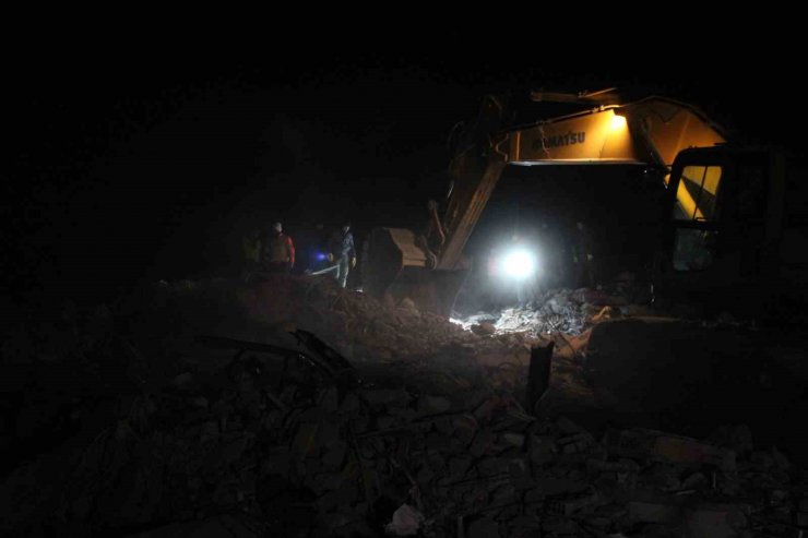 Elbistan’da arama kurtarma çalışmaları devam ediyor