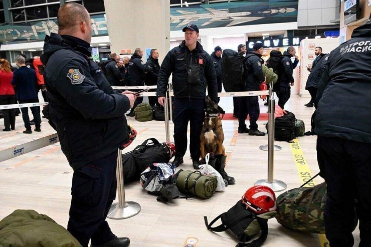 Sırbistan’dan Türkiye’ye yardım ekibi yola çıktı