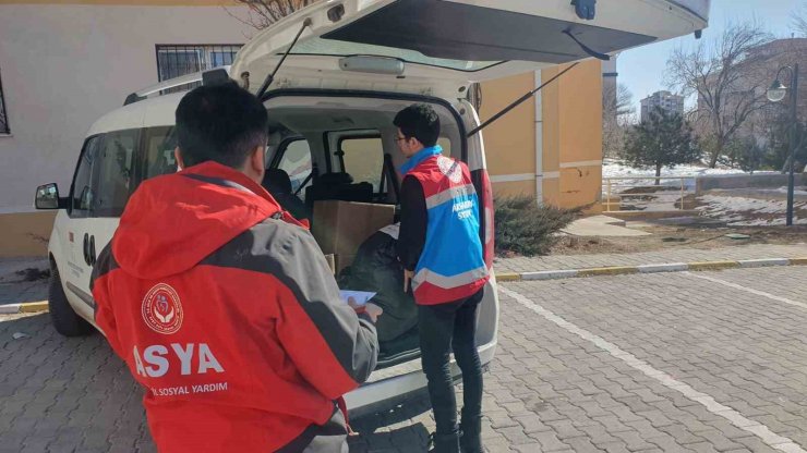 Sosyal Yardımlaşma Vakfı Aksaray’da depremzedelerin ihtiyaçlarını karşılıyor