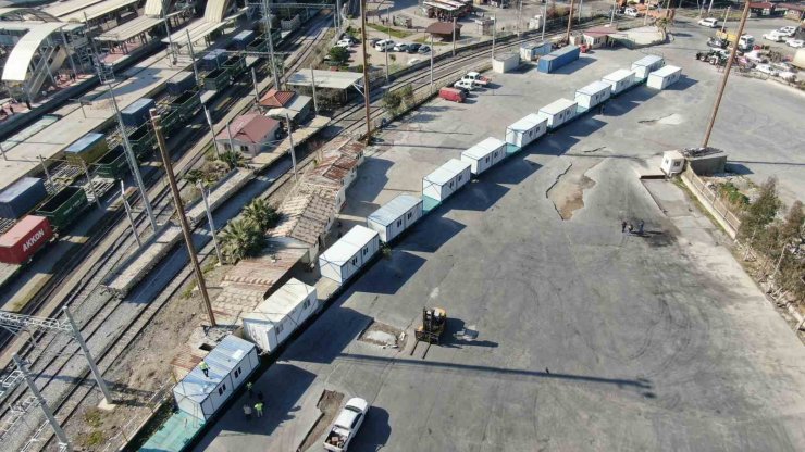 İzmir iş dünyasından konteyner seferberliği