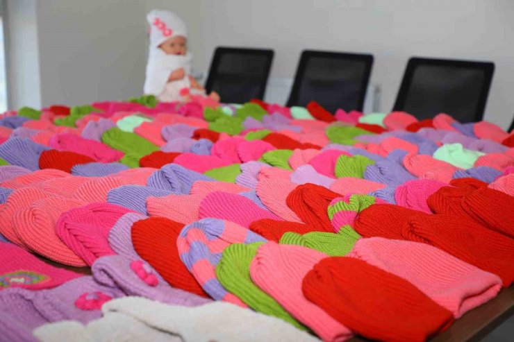 KOMEK ve ASEM mensupları depremzedelerin içini ısıtıyor