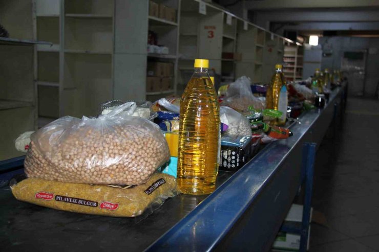 Konya’da oluşturulan gönüllü ekip, depremzedelerin yaralarını sarıyor