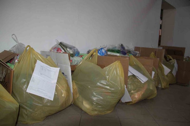 Konya’da oluşturulan gönüllü ekip, depremzedelerin yaralarını sarıyor