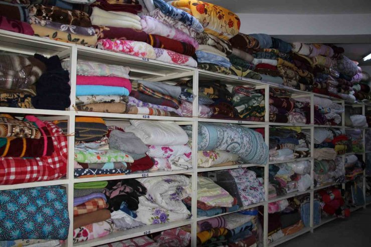 Konya’da oluşturulan gönüllü ekip, depremzedelerin yaralarını sarıyor