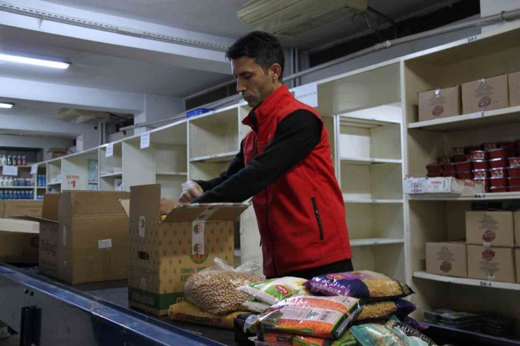 Konya’da oluşturulan gönüllü ekip, depremzedelerin yaralarını sarıyor