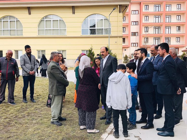 Başkan Altay Konya’da misafir edilen depremzedelerle buluştu