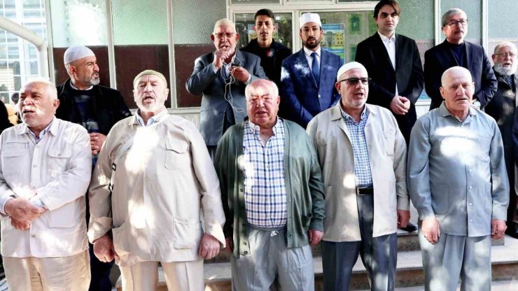 Aksaray’da 40 kişilik umre heyeti Sultanhanı’ndan yola çıktı