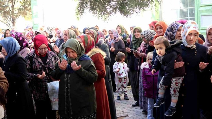 Aksaray’da 40 kişilik umre heyeti Sultanhanı’ndan yola çıktı