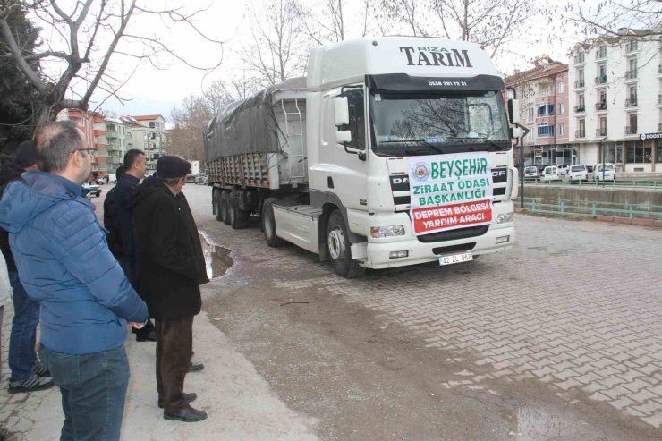 Beyşehir’den deprem bölgesine yem yüklü 3. tır yola çıktı