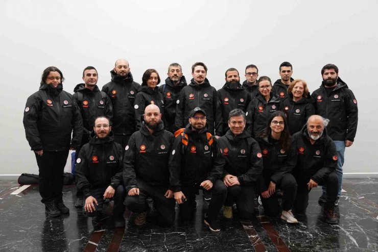 Türk araştırmacılar, Beyaz Kıta’da 8 farklı ülkeye ait bilim üssünü ziyaret etti