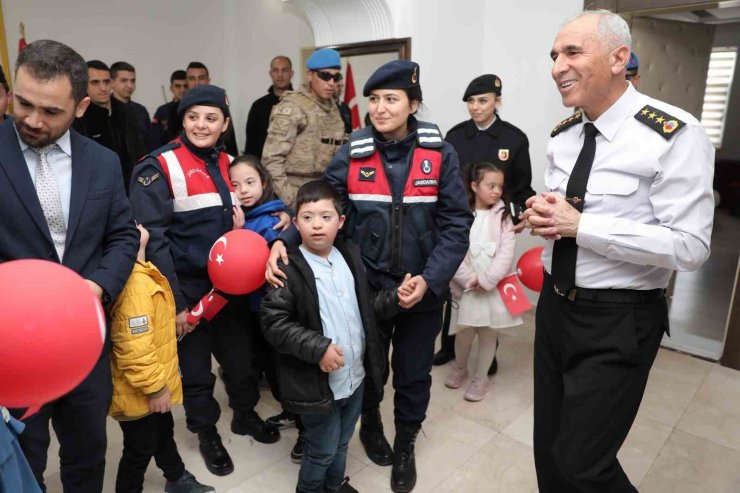 Özel öğrenciler jandarmada hem eğlendi hem de öğrendi