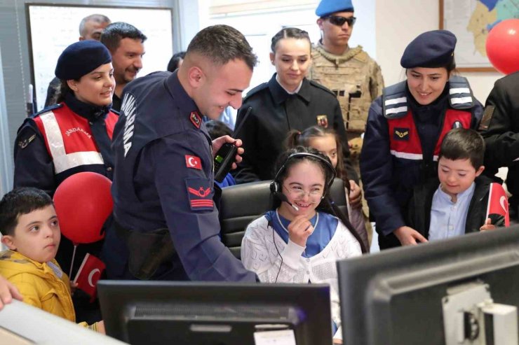 Özel öğrenciler jandarmada hem eğlendi hem de öğrendi