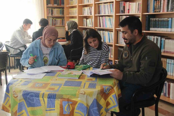 Deprem evlerini yıktı, hedeflerini yıkamadı