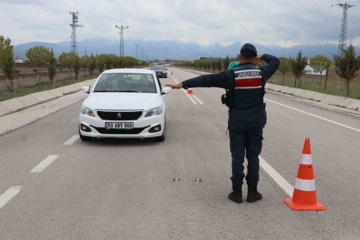 Jandarma ilçe, belde ve köy yollarında sıkı denetimde