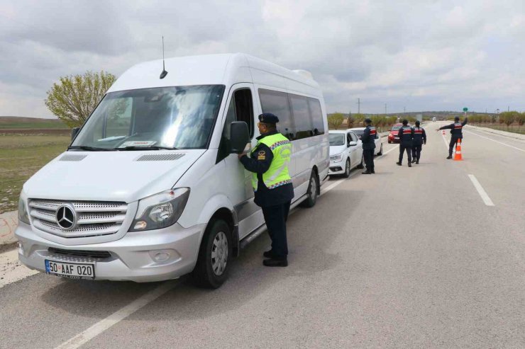 Jandarma ilçe, belde ve köy yollarında sıkı denetimde