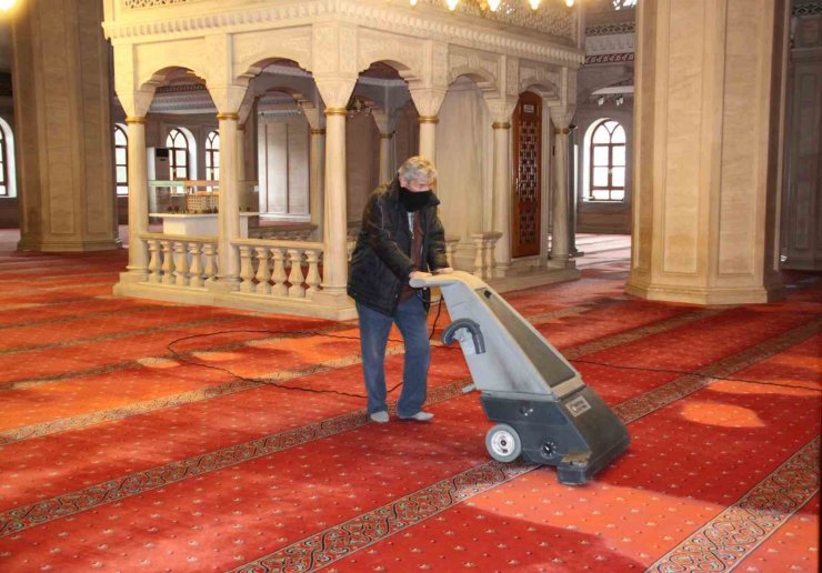 Konya’da camiler Ramazan ayına hazır