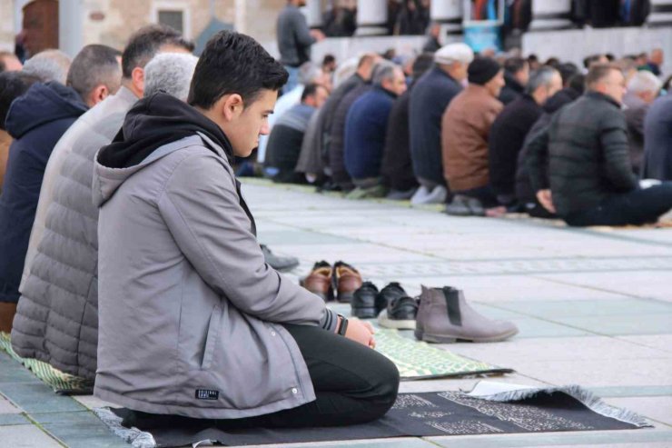 Konya’da Ramazan ayının ilk Cuma namazı kılındı
