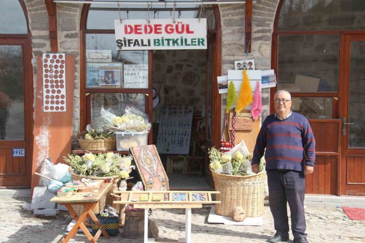 Anamas Dağı’ndan toplanan bitkiler rağbet görüyor