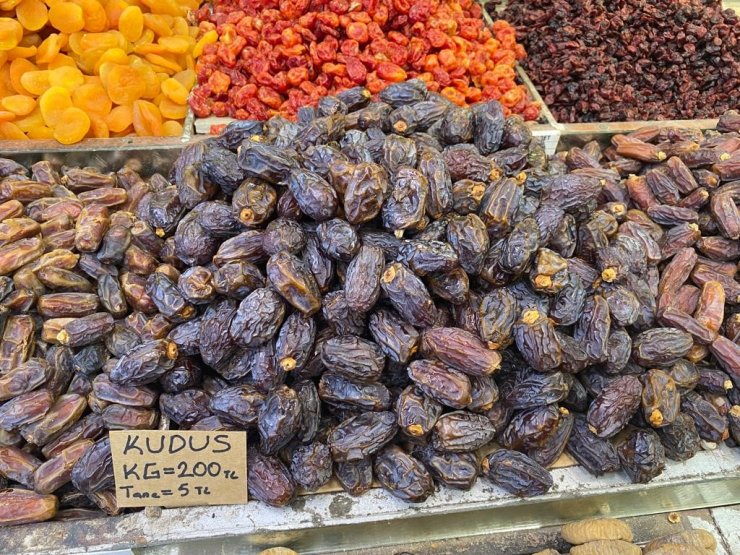 Kayseri’de Ramazan’da hurma satışları arttı