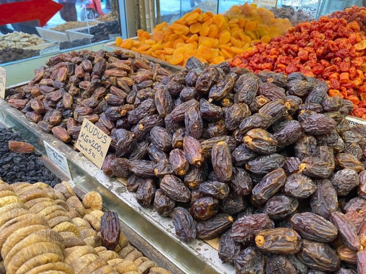 Kayseri’de Ramazan’da hurma satışları arttı