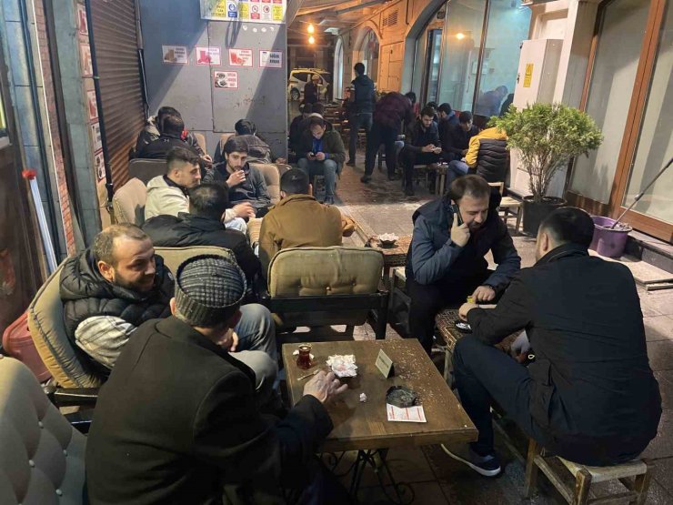 İftardan sahura vazgeçilmez lezzet, közde çay