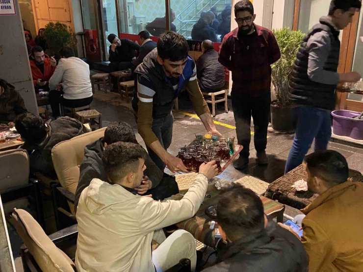 İftardan sahura vazgeçilmez lezzet, közde çay