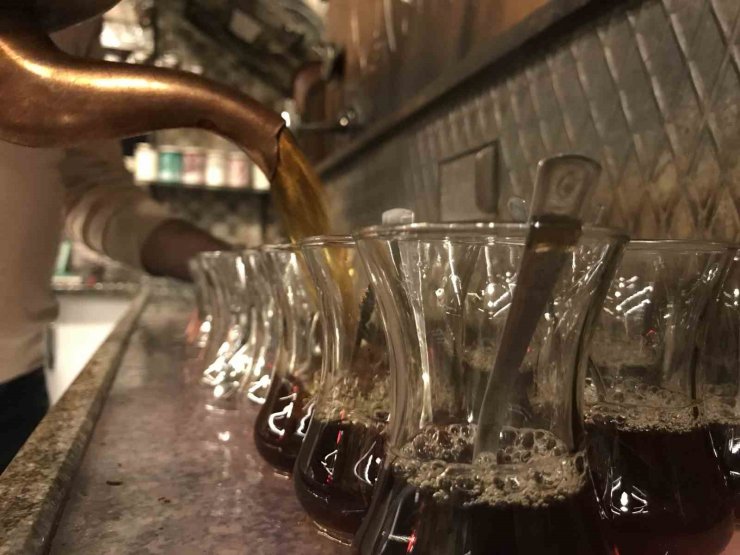 İftardan sahura vazgeçilmez lezzet, közde çay