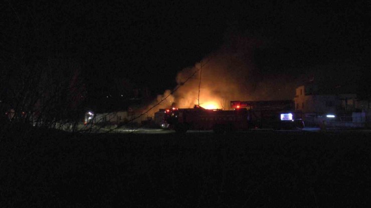 Kayseri’de madeni yağ deposu küle döndü