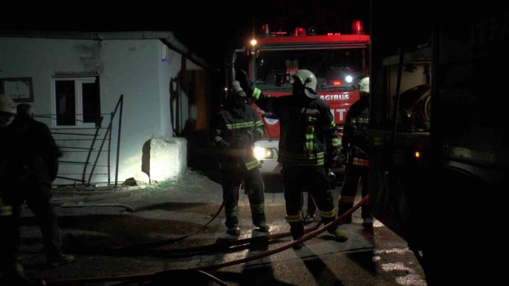 Kayseri’de madeni yağ deposu küle döndü