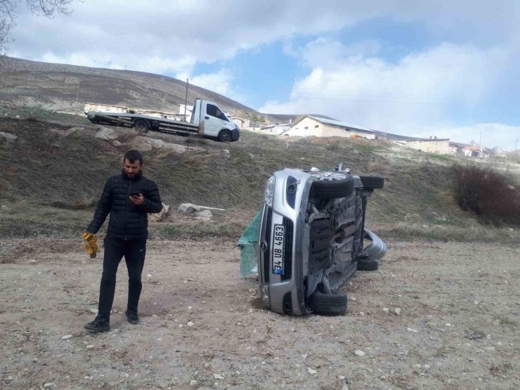 Virajı alamayan otomobil takla attı: 1’i ağır 2 yaralı