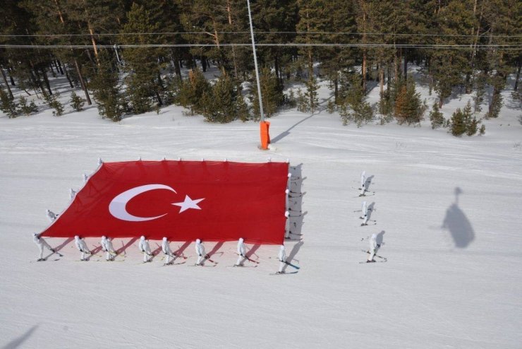Mehmetçik çetin soğuklarla mücadele için eğitimde