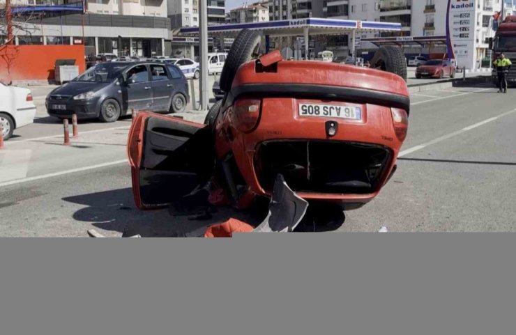 Takla atan otomobilden burnu bile kanamadan kurtuldu