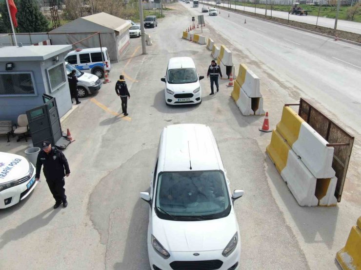 Huzur uygulamasında bin 353 düzensiz göçmen yakalandı