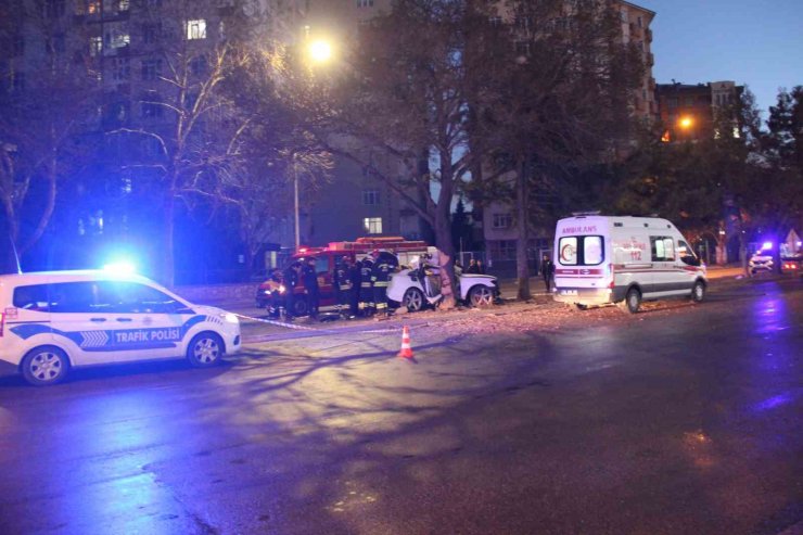 İftar saatinde feci kaza: Anne öldü, baba ve çocukları yaralandı