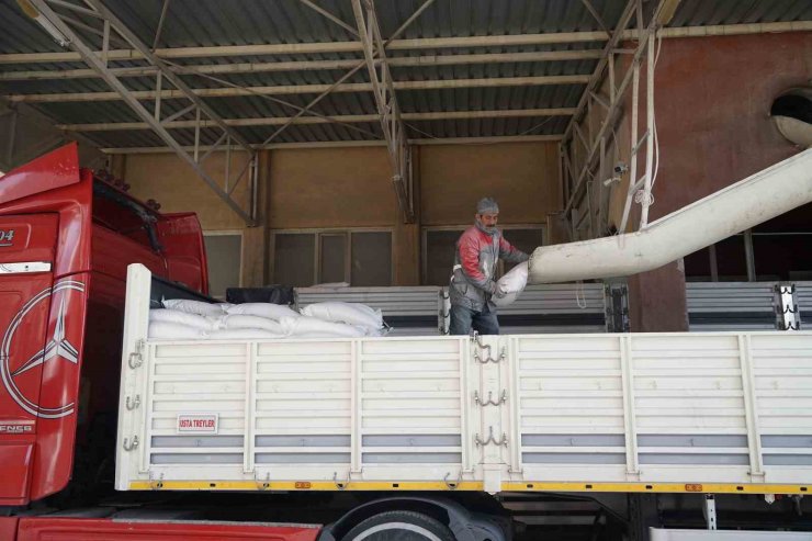Konya Büyükşehir Kahramanmaraş’a 300 ton un gönderiyor