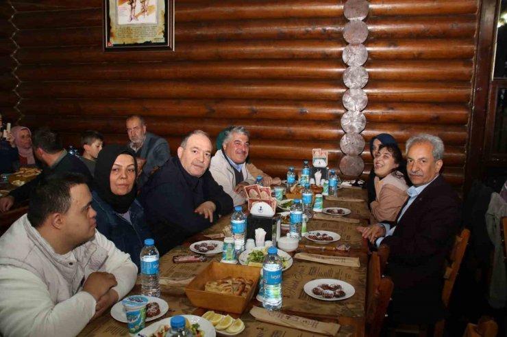 Başkan Akkaya engellilerle bir araya geldi