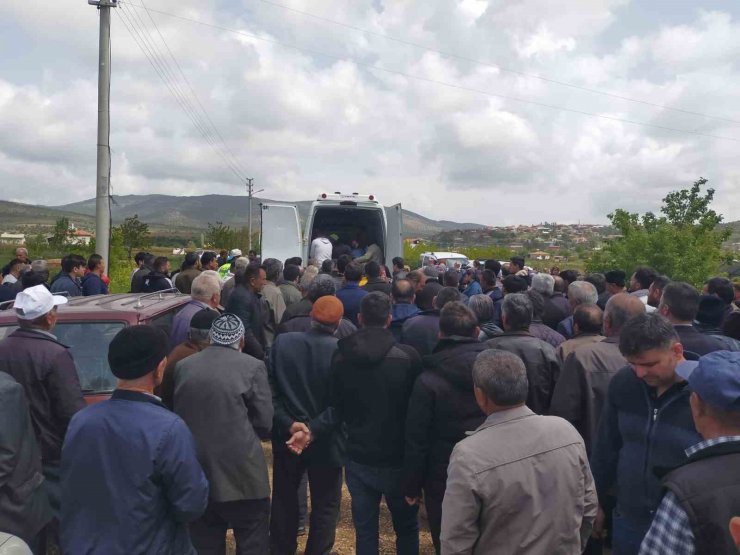 Konya’daki kazada hayatını kaybeden çift toprağa verildi