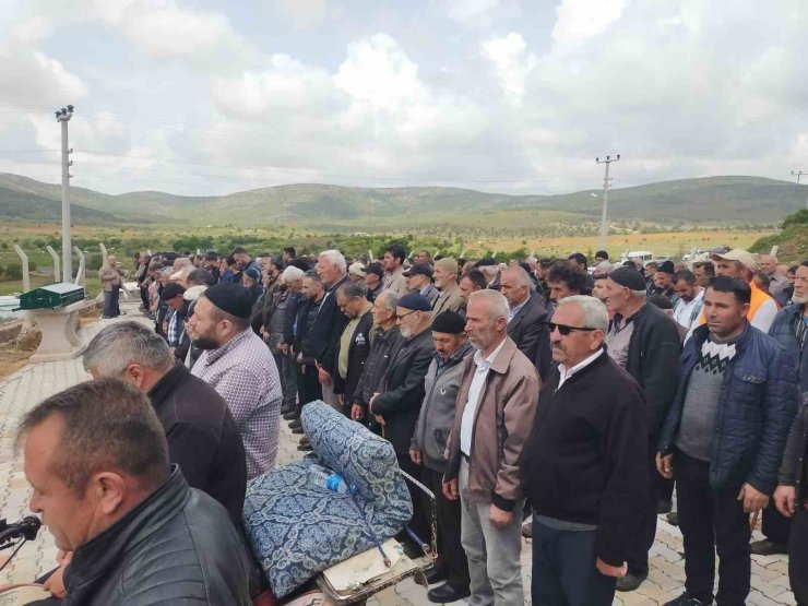 Konya’daki kazada hayatını kaybeden çift toprağa verildi