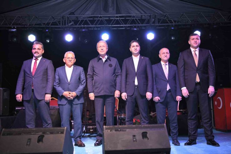 Ali Kınık Kayseri’de Hayranlarıyla Buluştu