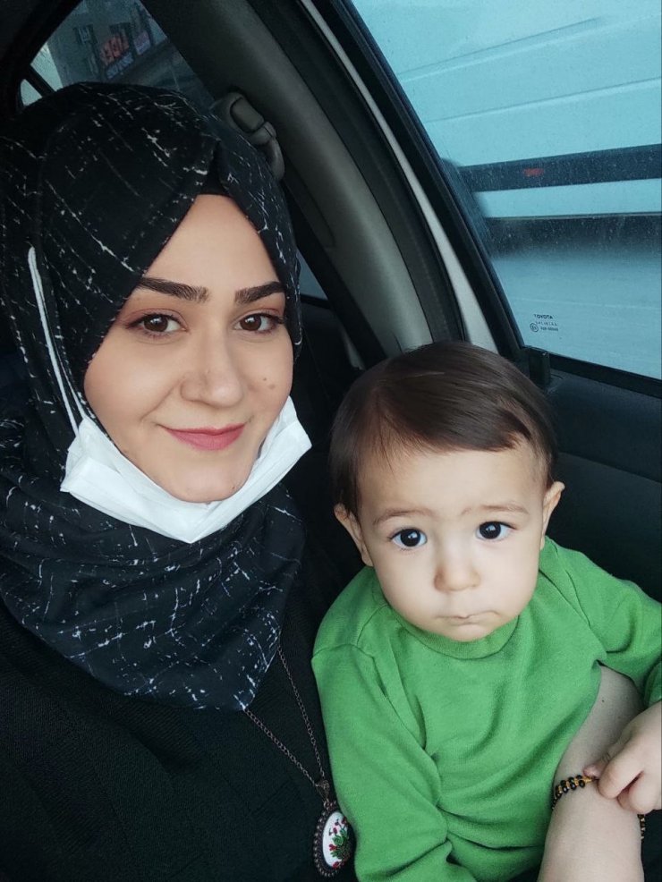 Acılı anne baba deprem sonrası bulunamayan kızı ve torunları için yardım istedi